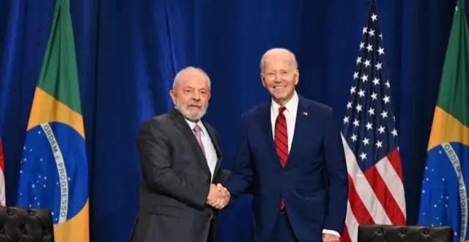 'Lula vive um efeito Biden', diz cientista sobre desânimo do eleitorado