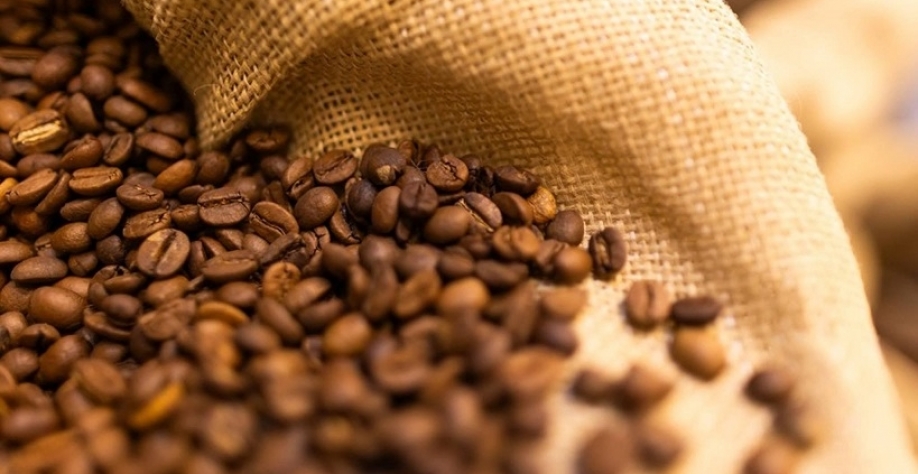 Safra de café será maior no Brasil, mas clima deve afetar qualidade