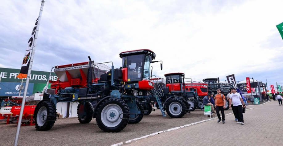 Vendas de máquinas agrícolas acumulam queda de 25,8% em 2026