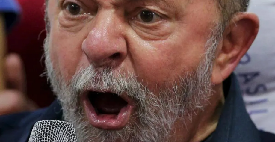 Lula liga para Dino, ministro do STF, durante agenda em Belém