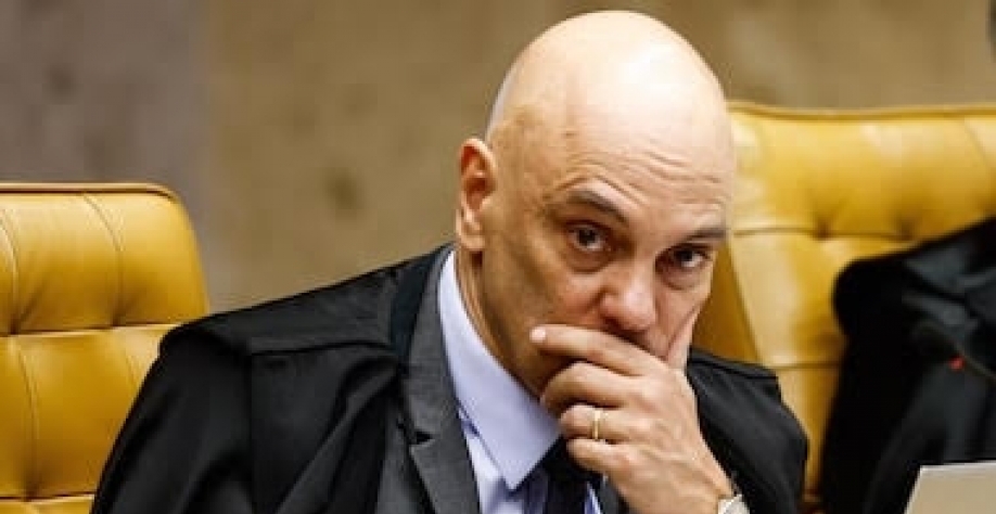 Única saída para Moraes é renunciar à toga para dar trégua à divisão no STF