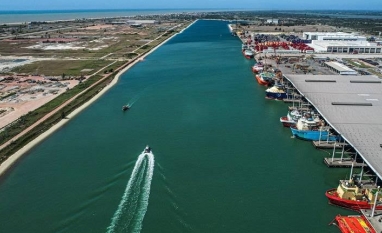 Porto do Açu prepara produção de combustível sustentável para navio
