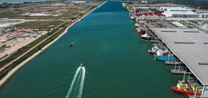 Porto do Açu prepara produção de combustível sustentável para navio