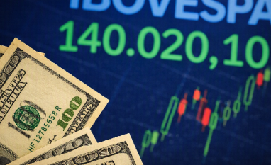 Dólar cai e fecha a R$ 5,10; Ibovespa sobe 0,74%