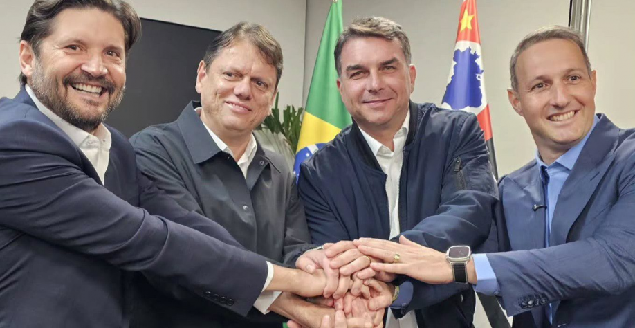 Flávio presidente, Tarcísio governador, Derrite e André do Prado senadores