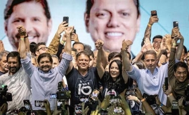  Tarcísio de Freitas é reeleito governador de São Paulo no 1º turno 