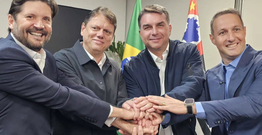 Flávio presidente, Tarcísio governador, Derrite e André do Prado senadores